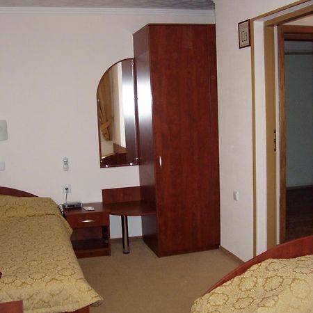 Hotel Znannya Киев Экстерьер фото