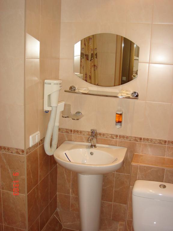 Hotel Znannya Киев Экстерьер фото
