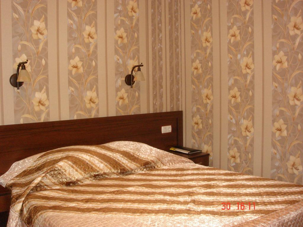 Hotel Znannya Киев Экстерьер фото