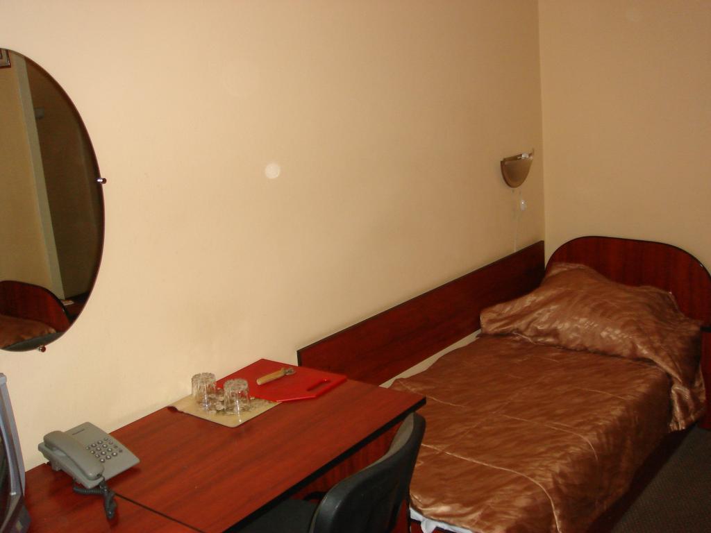 Hotel Znannya Киев Экстерьер фото