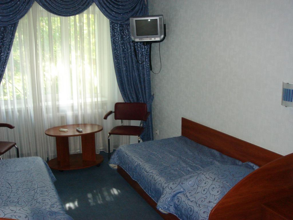 Hotel Znannya Киев Экстерьер фото